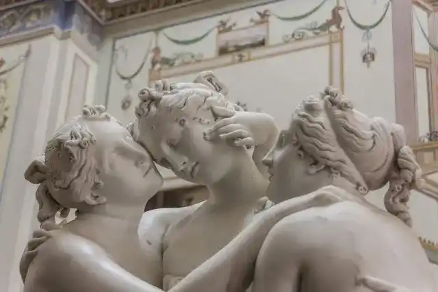 Gratis et amore Dei